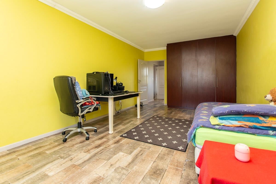 6 Bedroom Property for Sale in Vredekloof Heights Western Cape